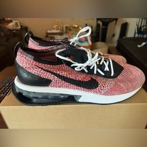 Nike flyknit racer,size US 9 brand new never worn.